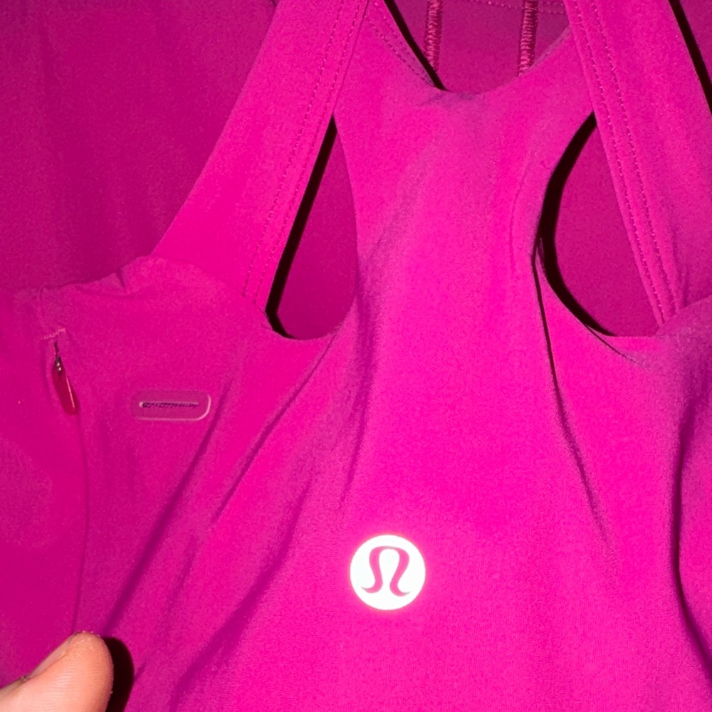 Lululemon Women's Pink Sports top with built in bra size 8 - Picture 4 of 7